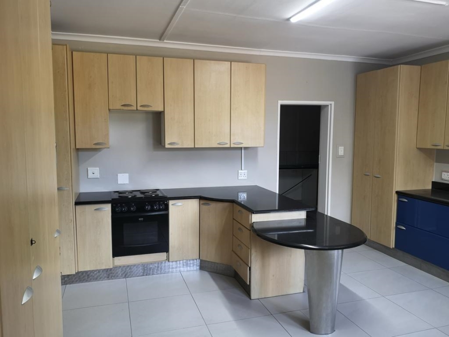 To Let 4 Bedroom Property for Rent in Goedehoop Western Cape